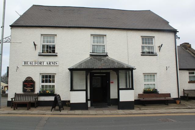 Beaufort Arms at Gilwern. (Pub, External). Published on 16-08-2012