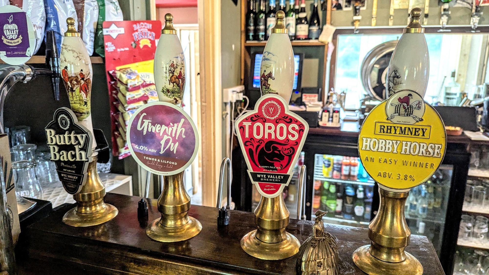 Beer pumps. (Bar). Published on 29-06-2025