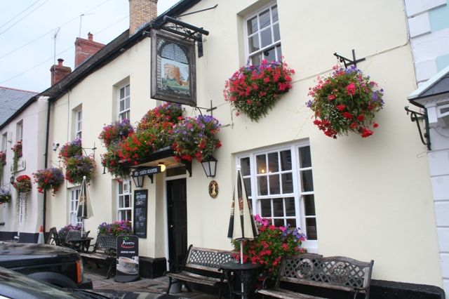 Castle Inn at Usk. (Pub, External). Published on 16-08-2012