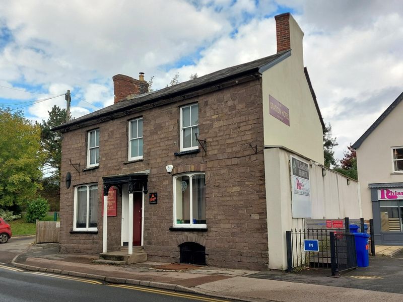 Station Hotel, Abergavenny (Photo: Quinten Taylor 12/10/2024). (Pub, External, Key). Published on 04-12-2024