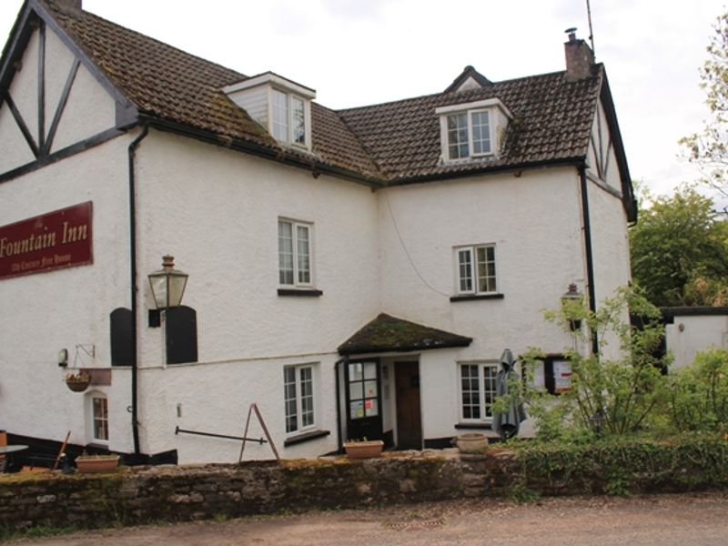 Fountain Inn at Trellech Grange. (Pub, External). Published on 16-08-2012