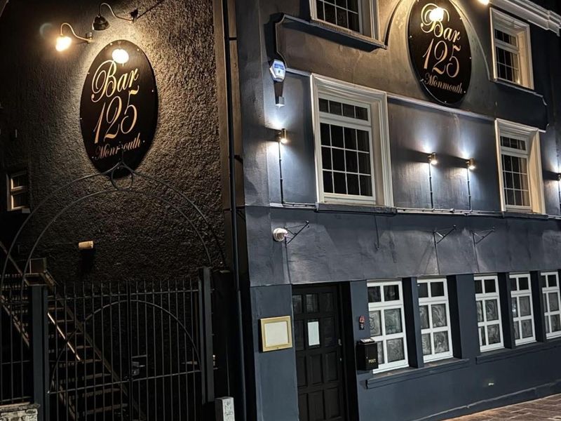 Side view at night. (Pub, External). Published on 26-06-2026 