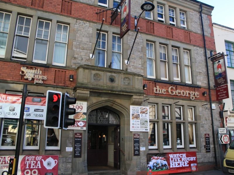 George Hotel at Chepstow. (Pub, External). Published on 28-04-2012 