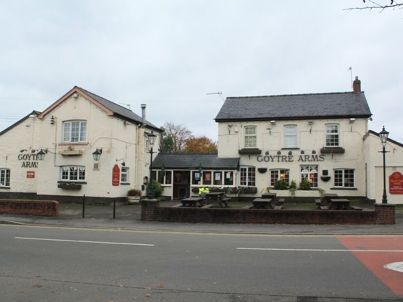 Goytre Arms at Penperlleni. (Pub, External). Published on 16-08-2012