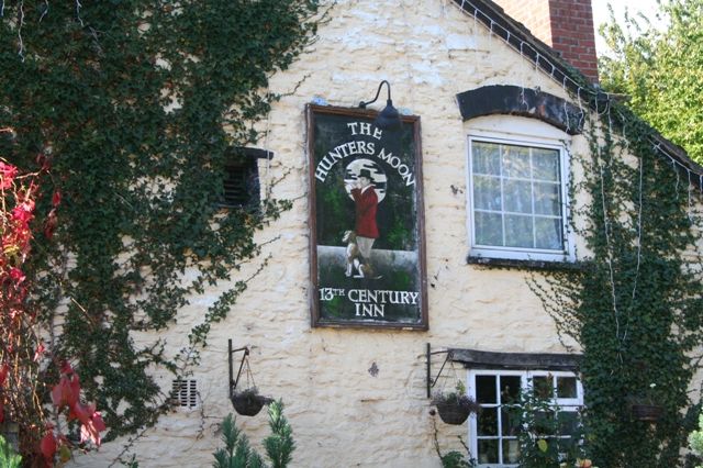 Hunters Moon Inn at Llangattock Lingoed. (Pub, External). Published on 16-08-2012