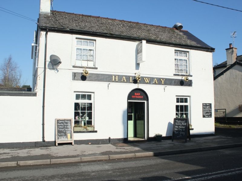 Halfway House at Little Mill. (Pub, External). Published on 16-08-2012 