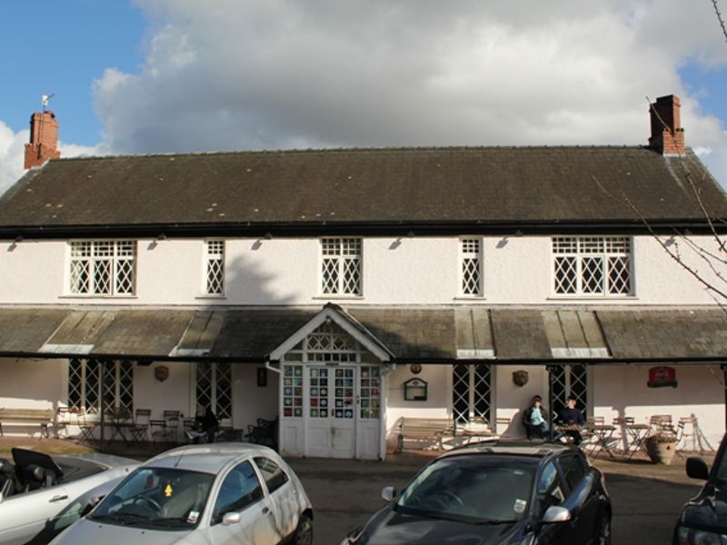 Clytha Arms at Clytha. (Pub, External). Published on 16-08-2012 