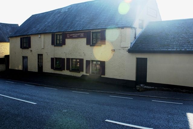 Llanwenarth Hotel at Llanwenarth. (Pub, External). Published on 28-04-2012
