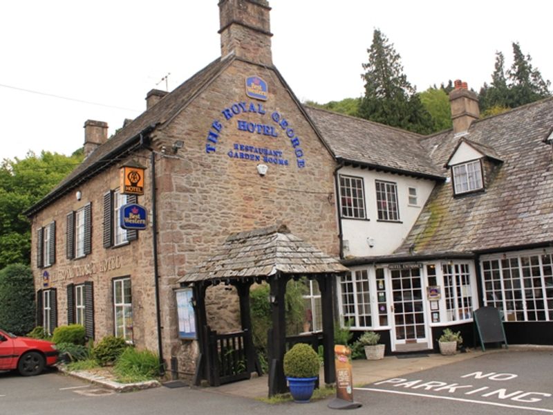 Royal George Hotel at Tintern. (Pub, External). Published on 28-04-2012