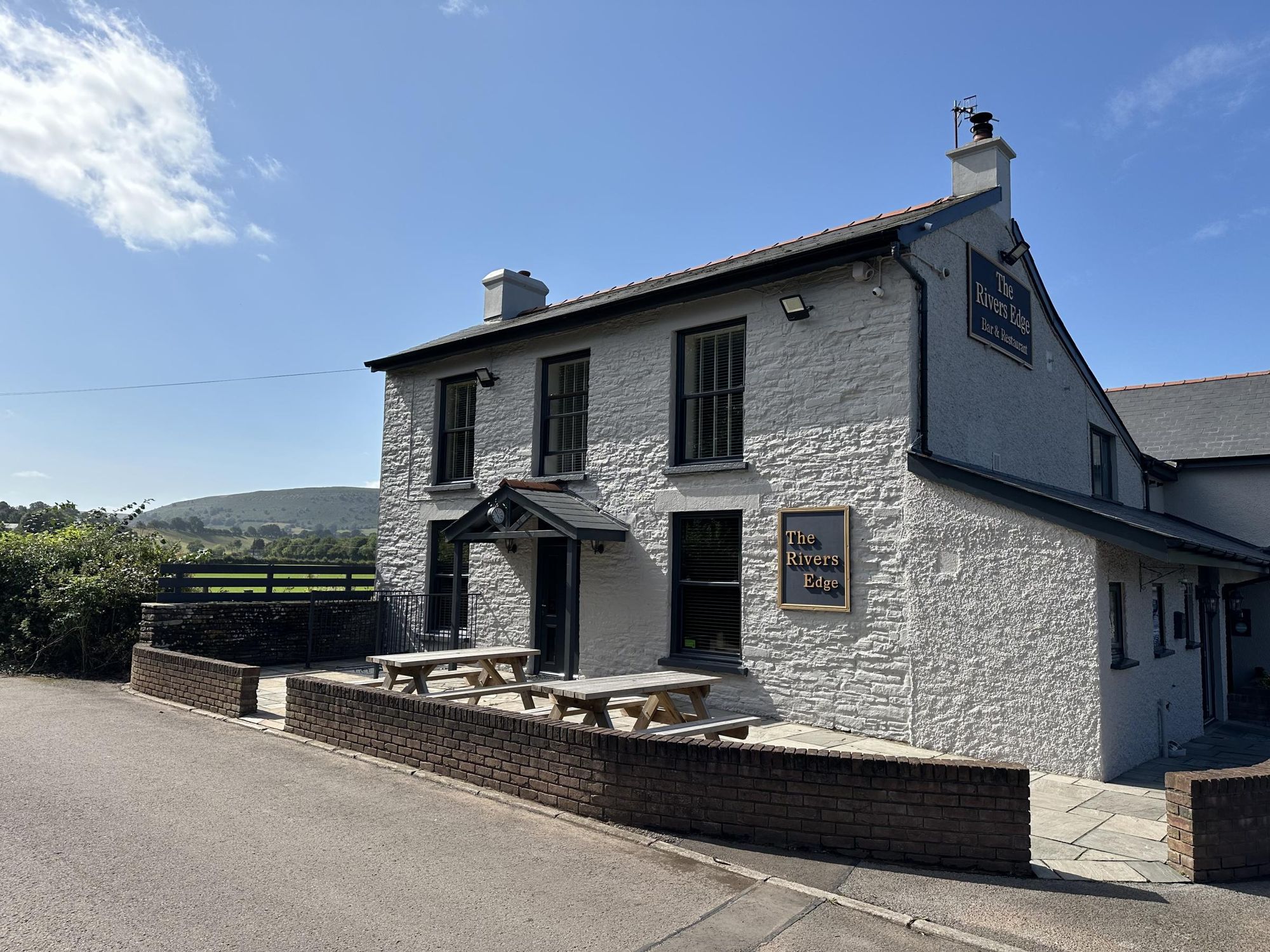 The Rivers Edge from road. (Pub, External, Sign, Key). Published on 08-05-2025