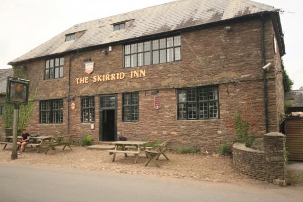 (Pub, External, Sign). Published on 07-12-2012