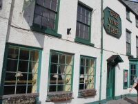 Vine Tree, Monmouth. (Pub, External). Published on 12-11-2011
