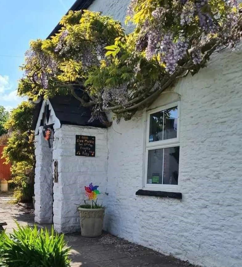 Halfway - view of entrance. (Pub, External). Published on 21-01-2025