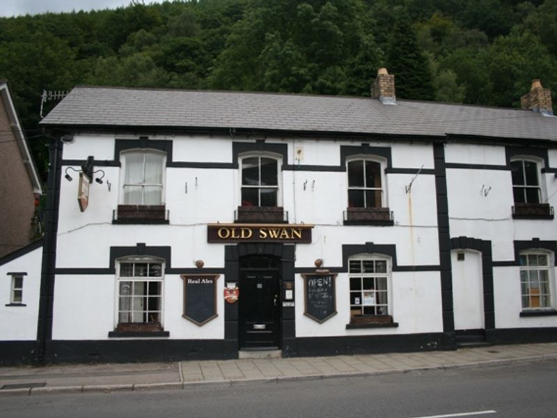Old Swan at Abercarn. (Pub, External). Published on 28-04-2012 