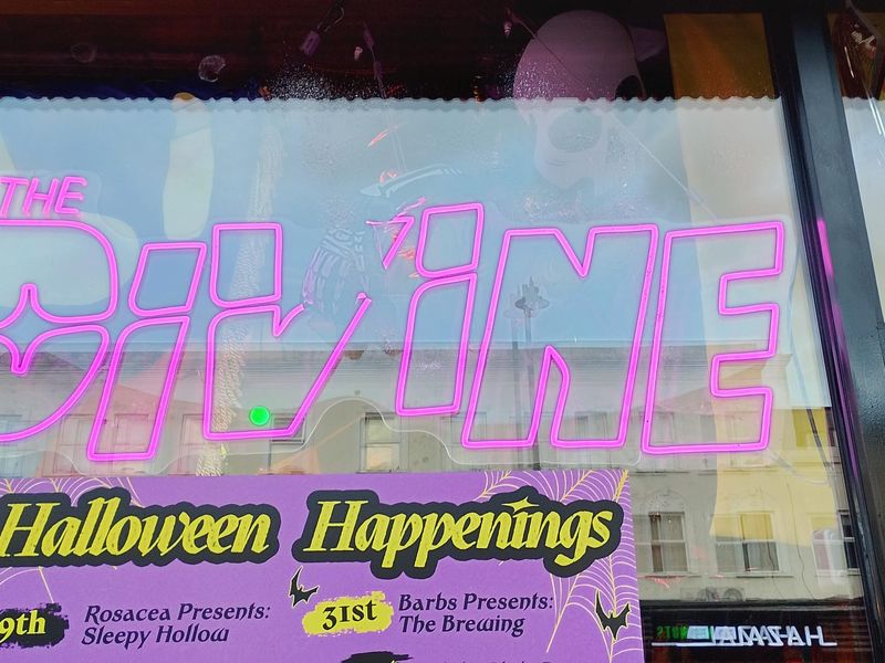 Taken 28 October 2025. (Sign). Published on 29-10-2025 