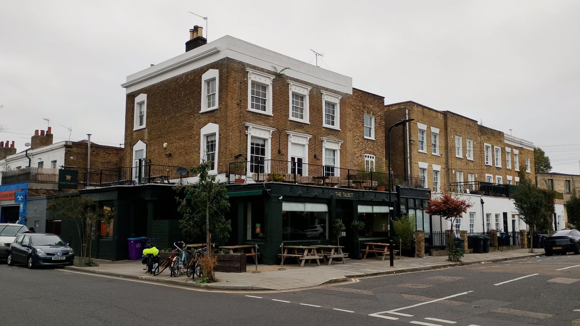 Taken 14 October 2025. (Pub, External, Key). Published on 15-10-2025