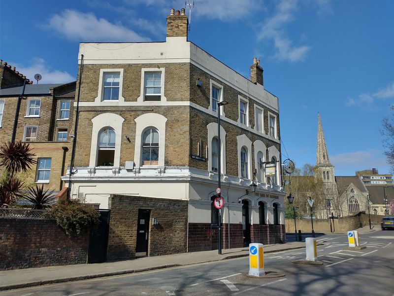 The Earl of Radnor - April 2021. (Pub, External, Bar). Published on 25-06-2021