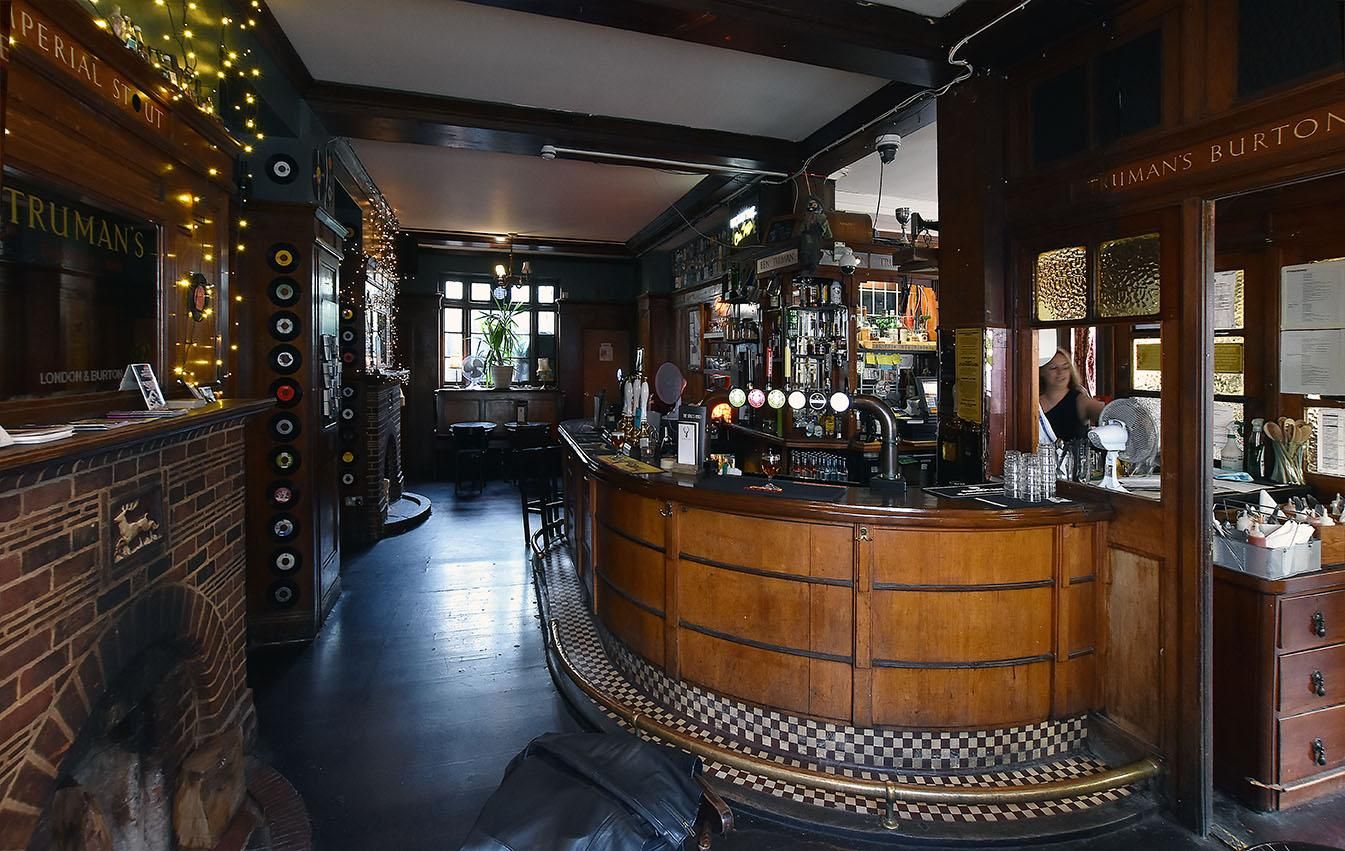(Pub, Bar, Key). Published on 07-06-2019