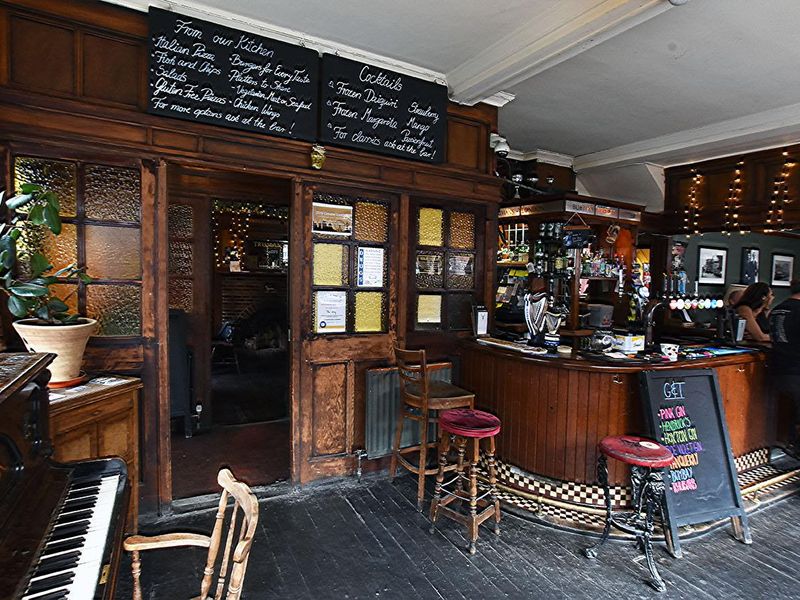 (Pub, Bar). Published on 07-06-2019 