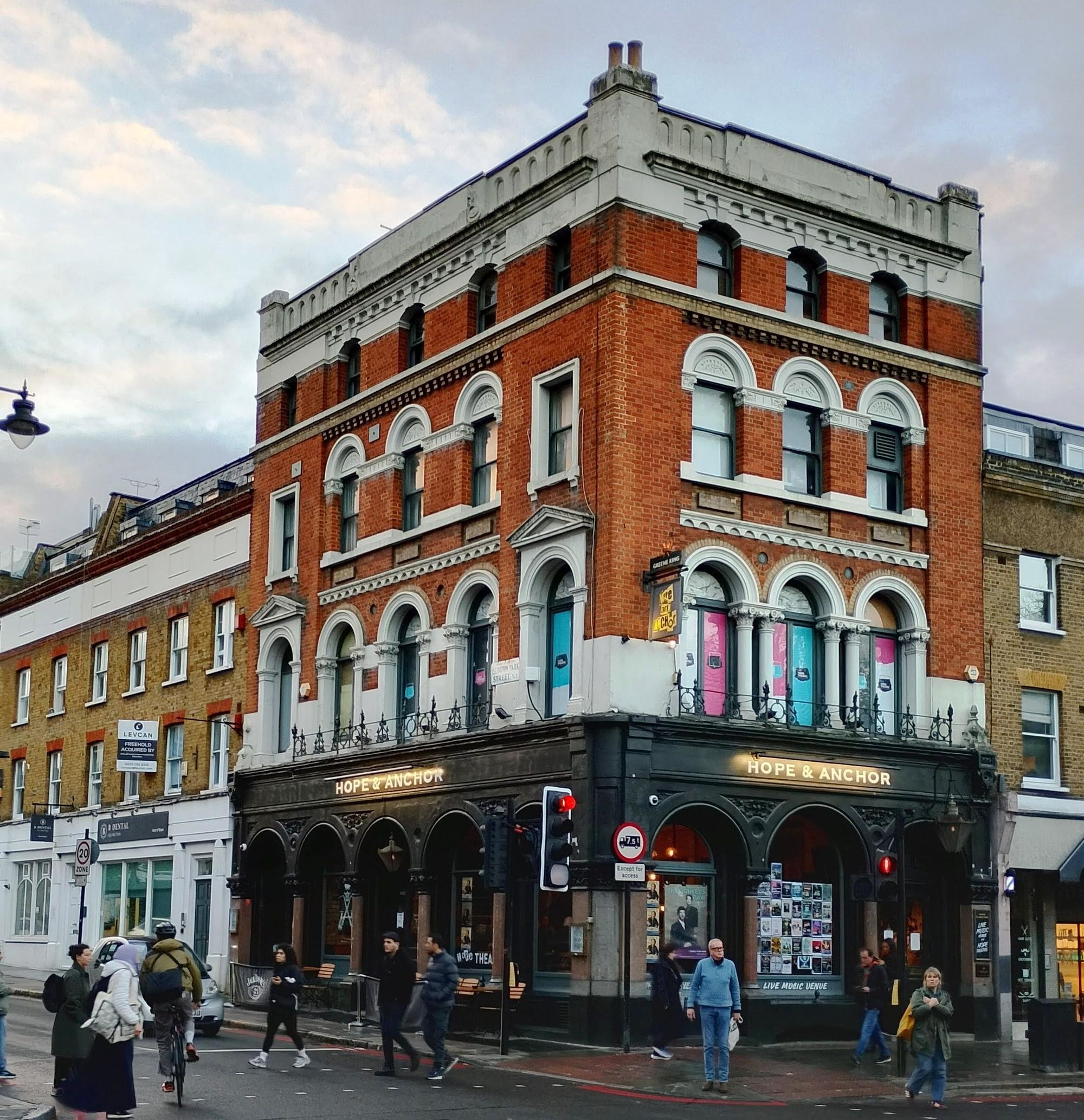 Taken 21 October 2025. (Pub, External, Key). Published on 22-10-2025