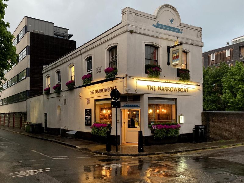 Pub at night after rainfall Aug 2025. (Pub, External, Key). Published on 01-09-2025