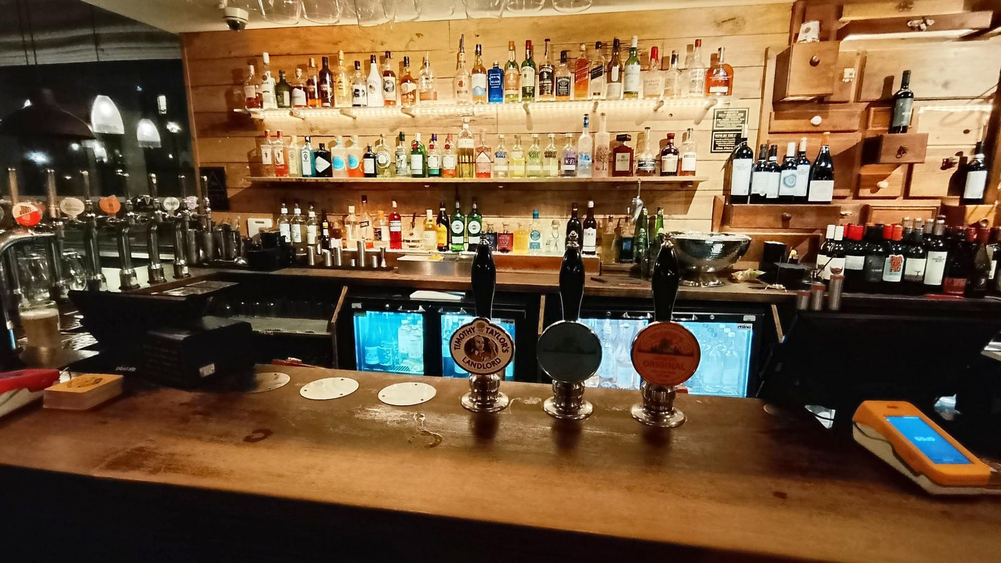 Taken 21 October 2025. (Bar). Published on 22-10-2025