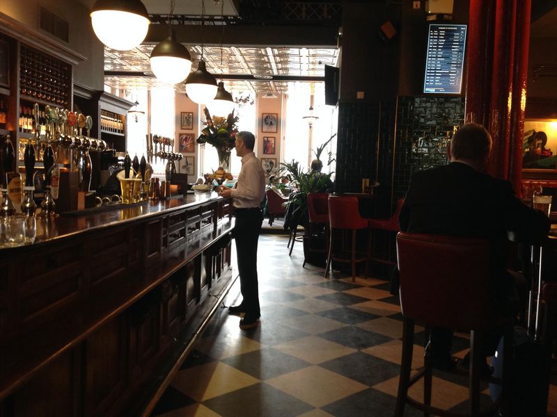 (Pub, Bar, Key). Published on 25-04-2018
