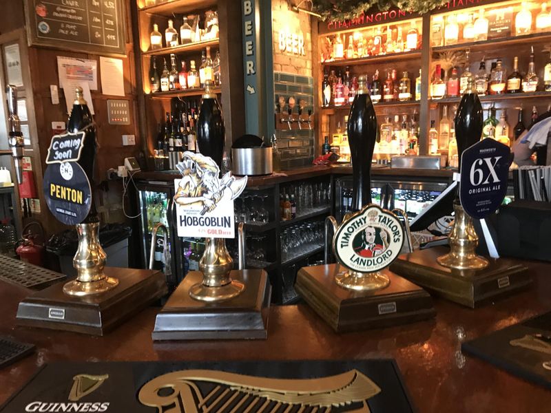 Hanbury N1 27th November 2021 ale pumps. (Pub, Bar). Published on 02-12-2021 