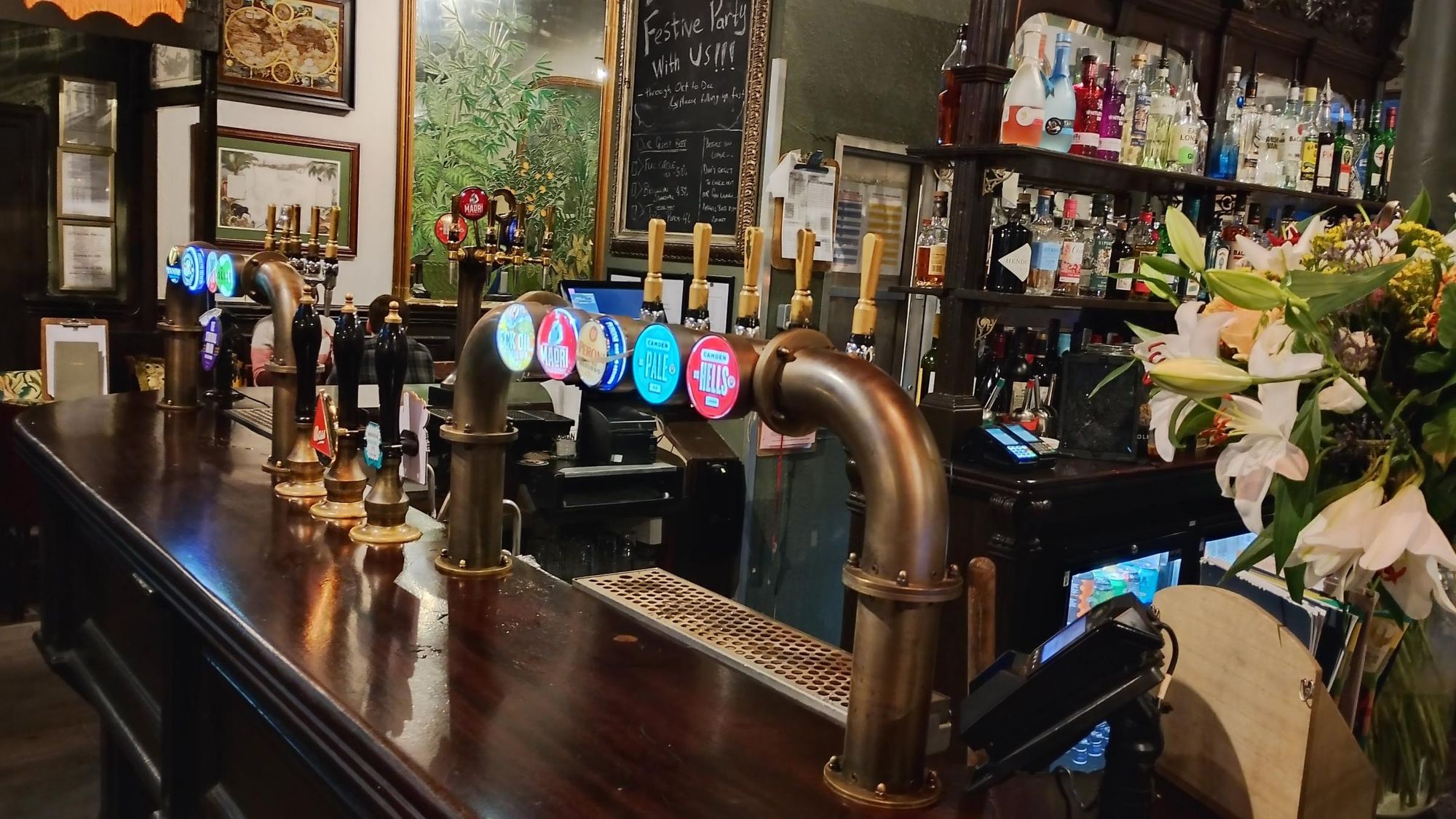 (Bar). Published on 22-10-2025