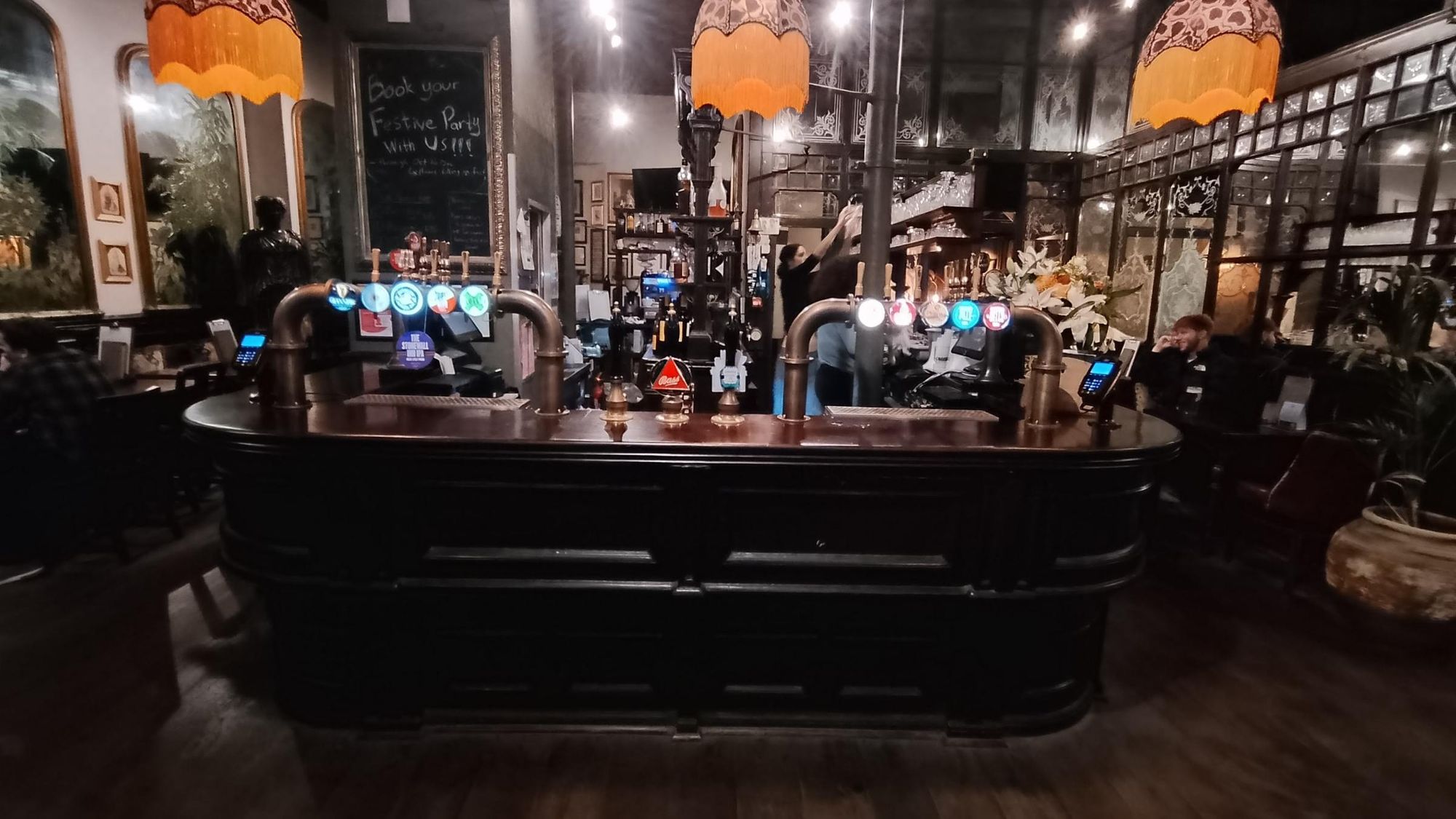 (Bar). Published on 22-10-2025