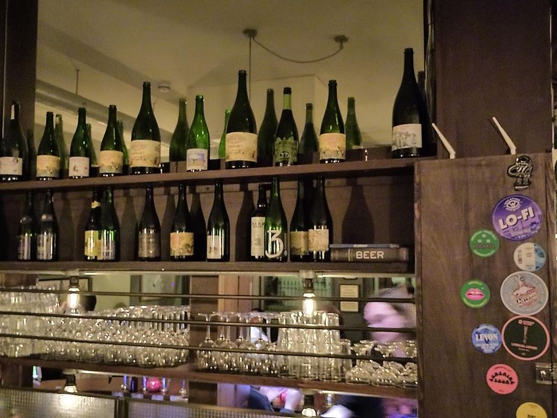 Rear of the bar. (Bar). Published on 22-10-2025 