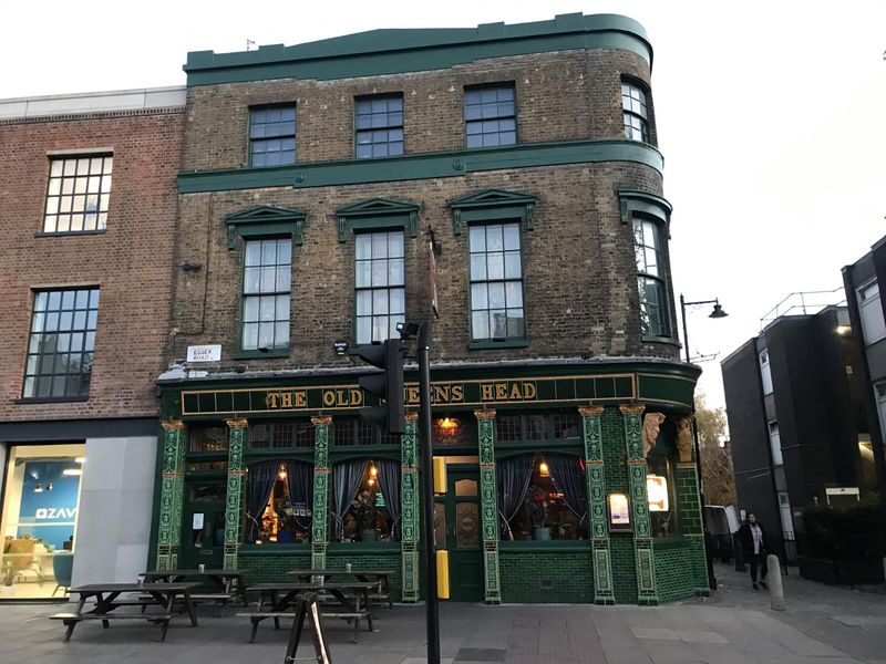 Old Queens Head N1 25th November 2021. (Pub, External, Sign). Published on 02-12-2021