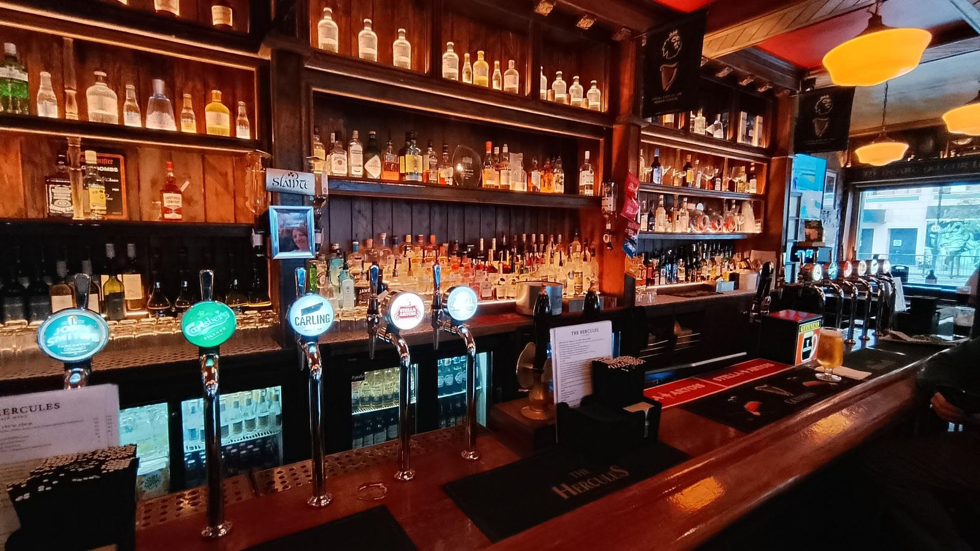 Taken 21 October 2025. (Bar). Published on 22-10-2025