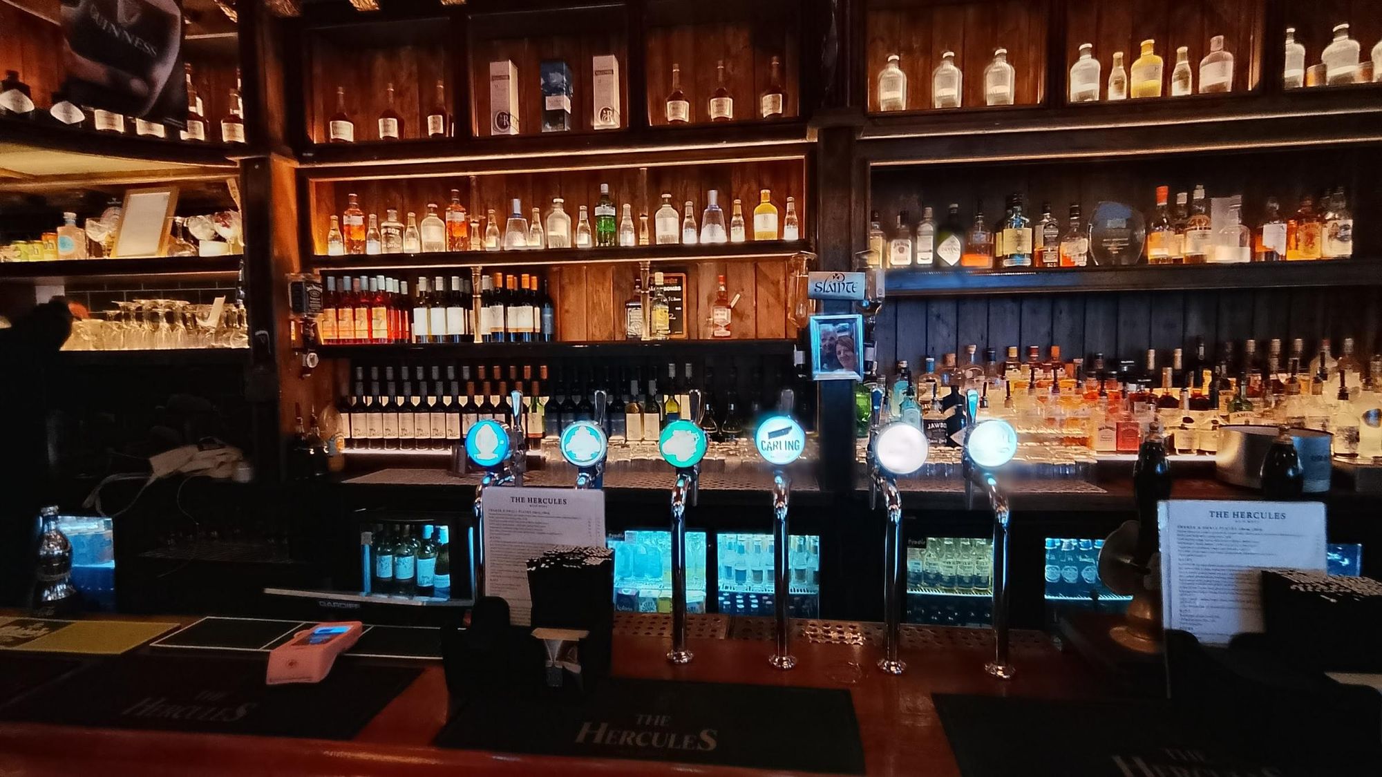 Taken 21 October 2025. (Bar). Published on 22-10-2025