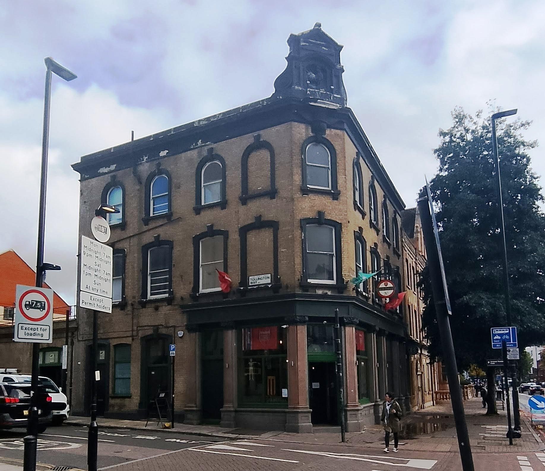 Taken 21 October 2025. (Pub, External). Published on 22-10-2025