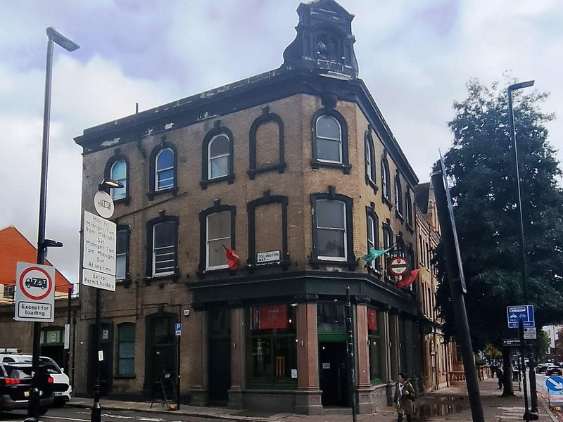 Taken 21 October 2025. (Pub, External). Published on 22-10-2025 