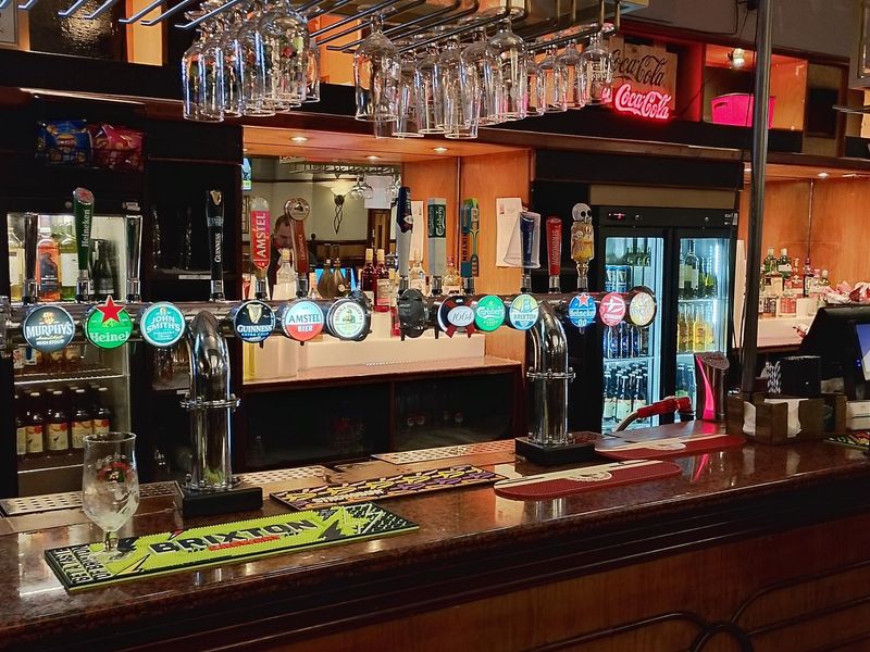 Taken 21 October 2025. (Bar). Published on 22-10-2025 