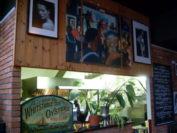 (Pub, Bar). Published on 02-11-2014