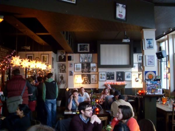 (Pub, Bar). Published on 02-11-2014