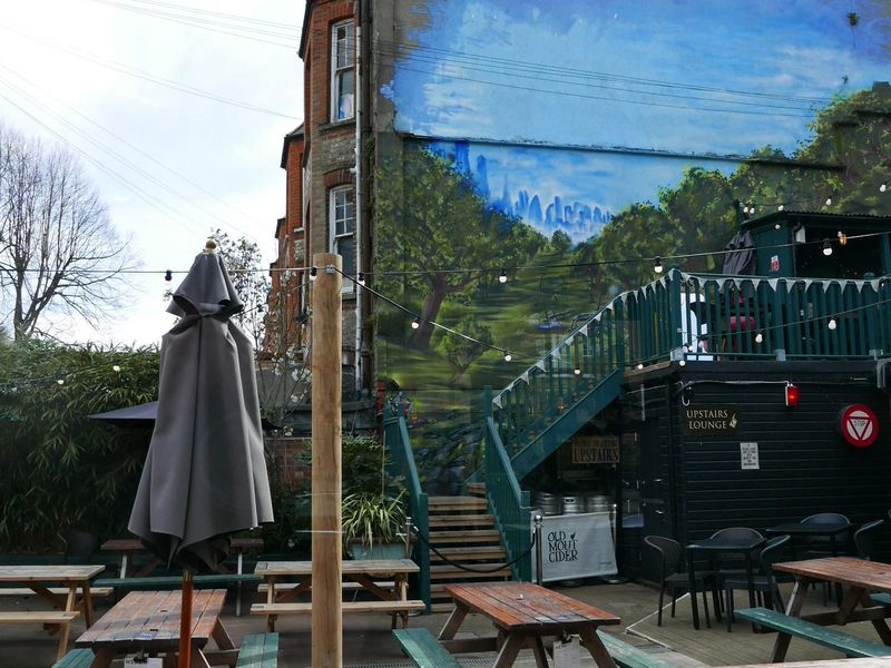 (Pub, Garden). Published on 07-04-2022 