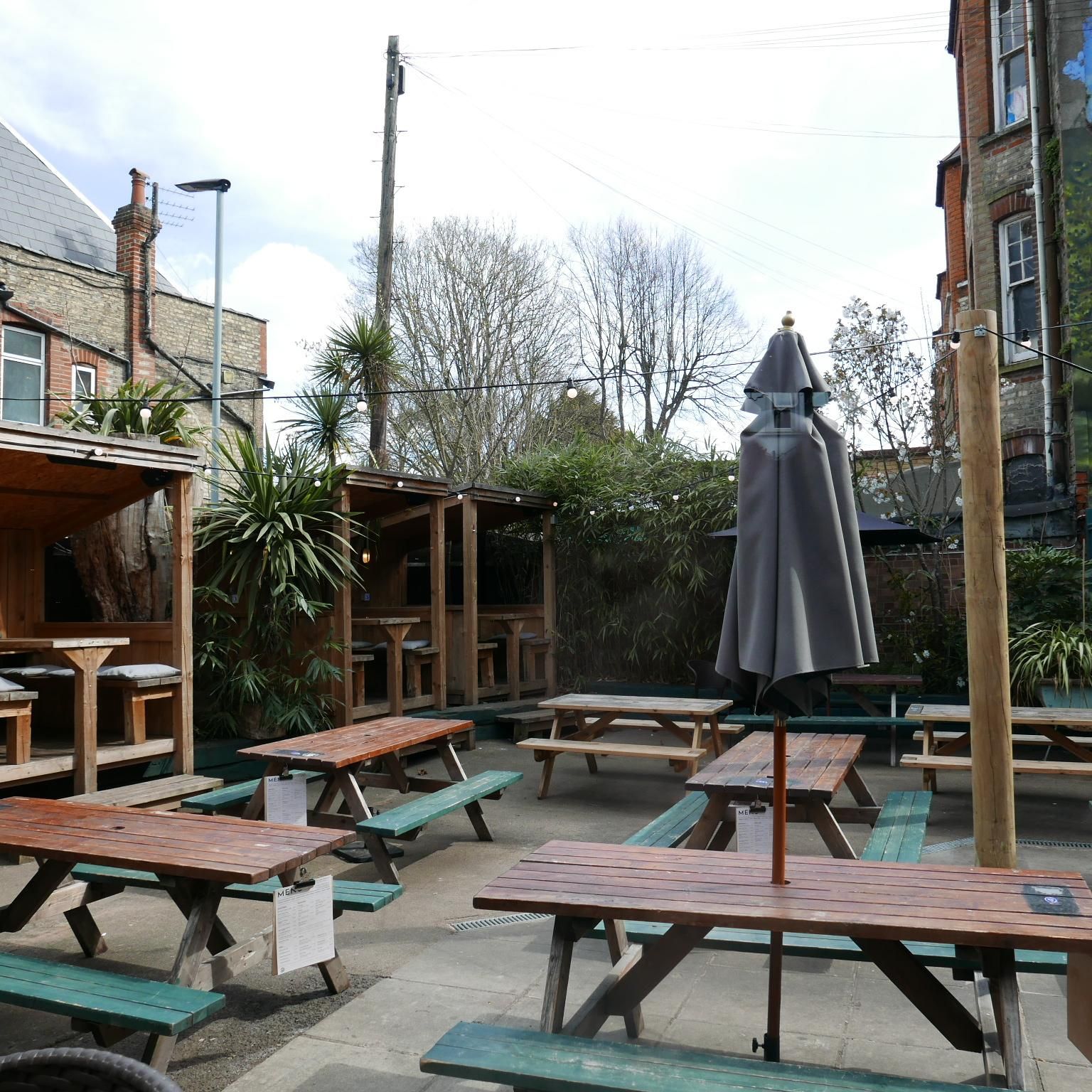 (Pub, Garden). Published on 07-04-2022