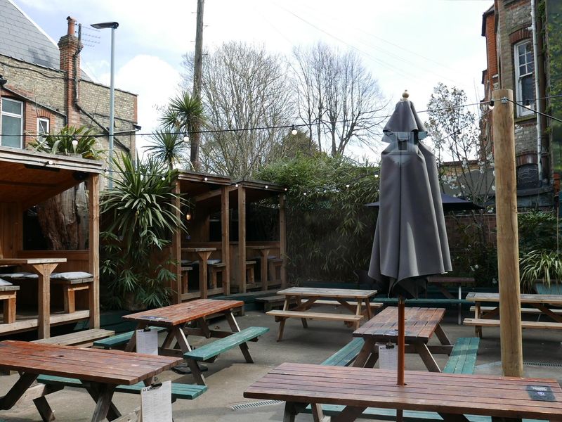 (Pub, Garden). Published on 07-04-2022 