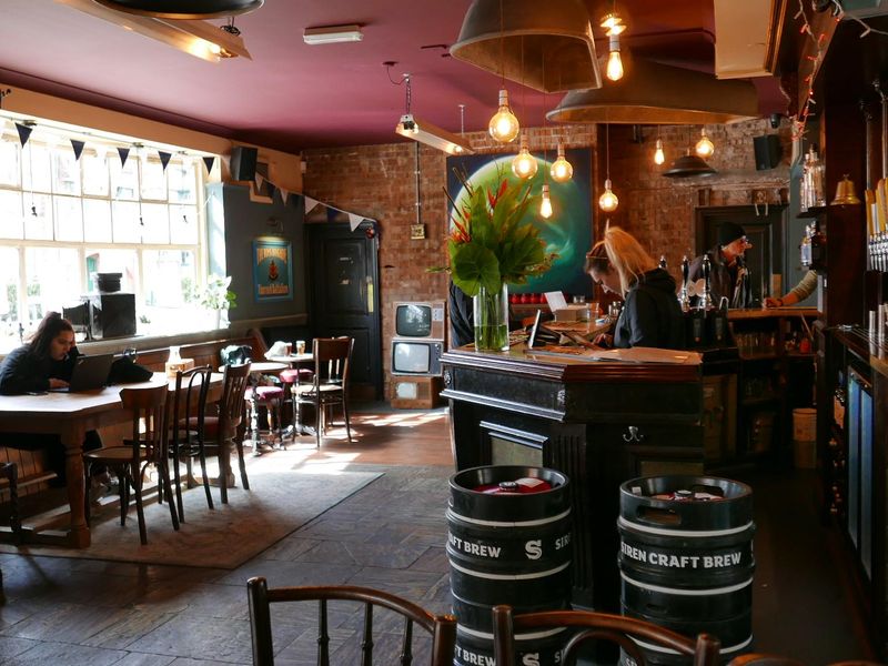 (Pub, Bar). Published on 07-04-2022 