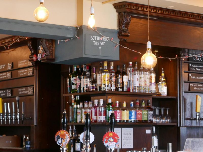 (Pub, Bar). Published on 07-04-2022 