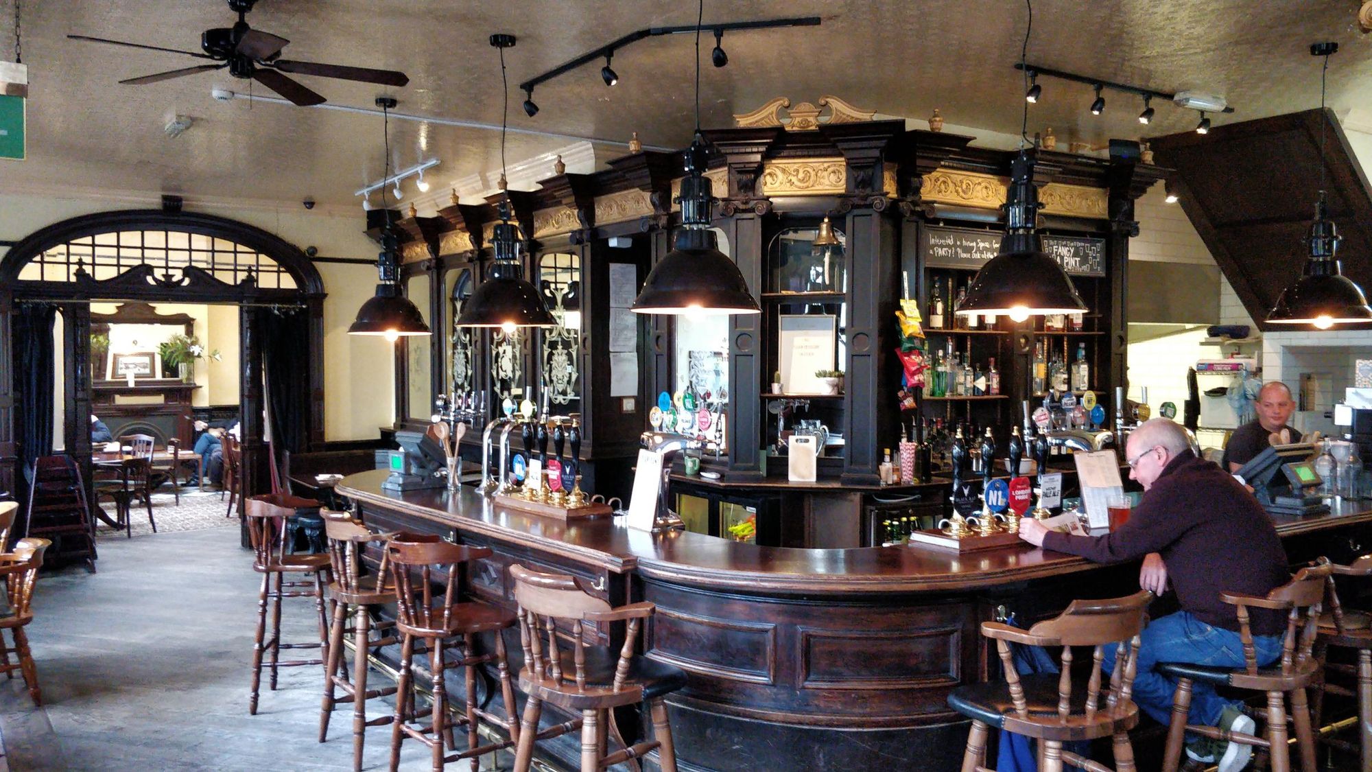 (Pub, Bar, Key). Published on 24-04-2019