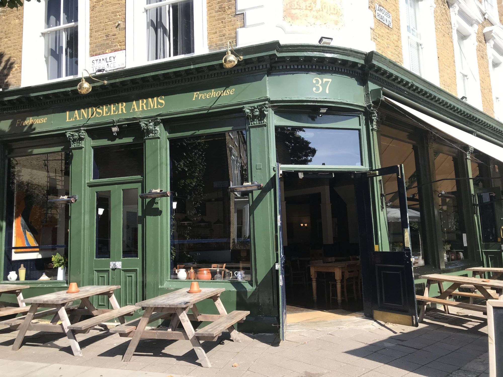 Landseer Arms 21st September 2021. (Pub, External, Garden). Published on 05-12-2021