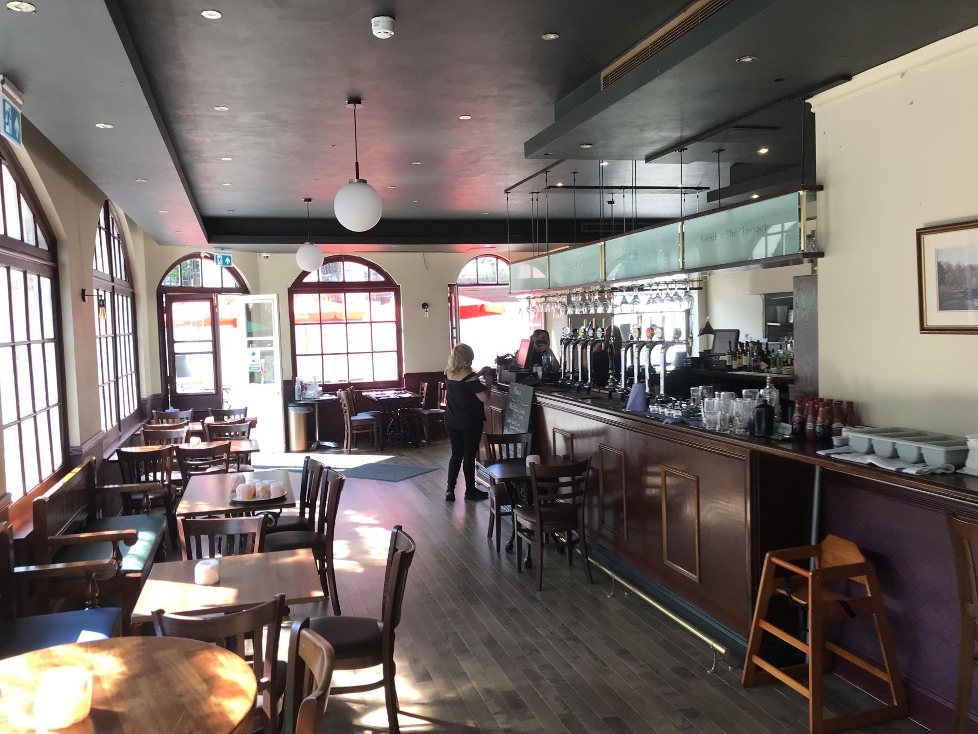 Brendan The Navigator May 2021 interior. (Pub, Bar). Published on 25-06-2021