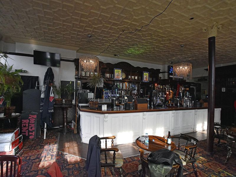 (Pub, Bar). Published on 04-07-2019