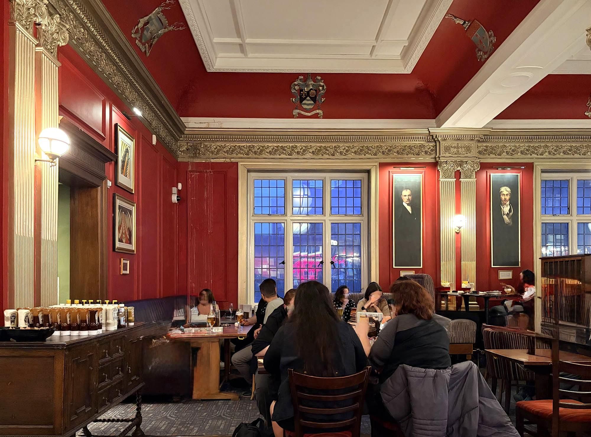 Metropolitan Bar - Interior 2026. (Pub). Published on 20-05-2026