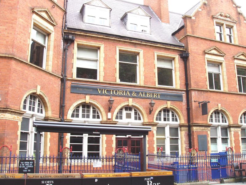 Victoria & Albert NW1-1 June 2018. (Pub, External, Key). Published on 10-06-2018